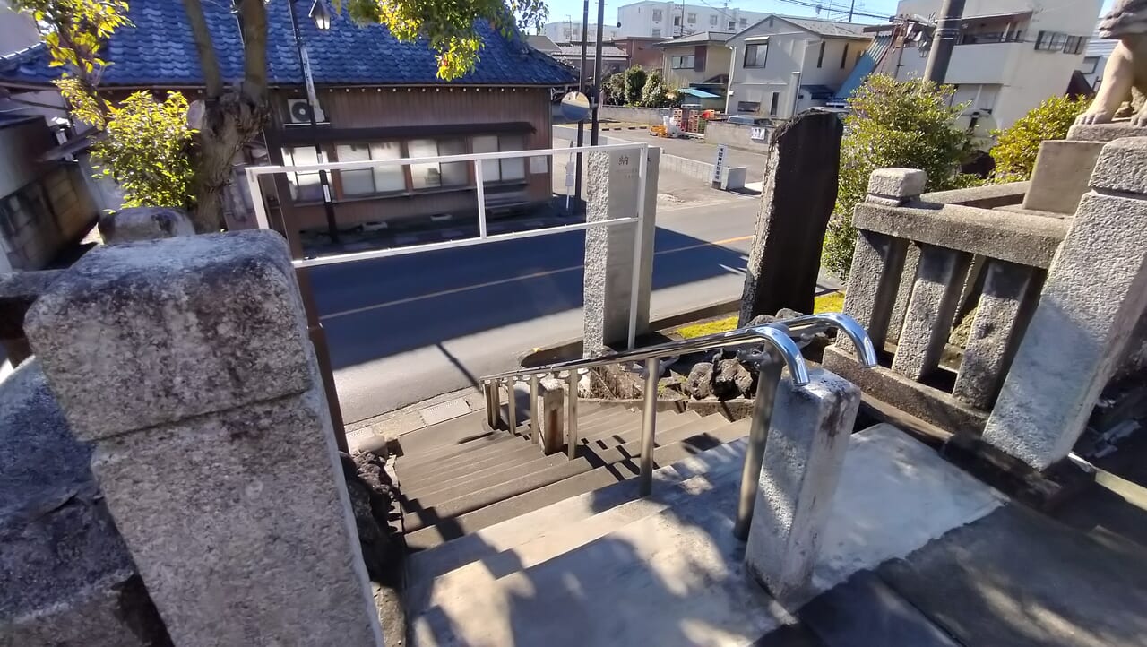 浅間神社と駐車場