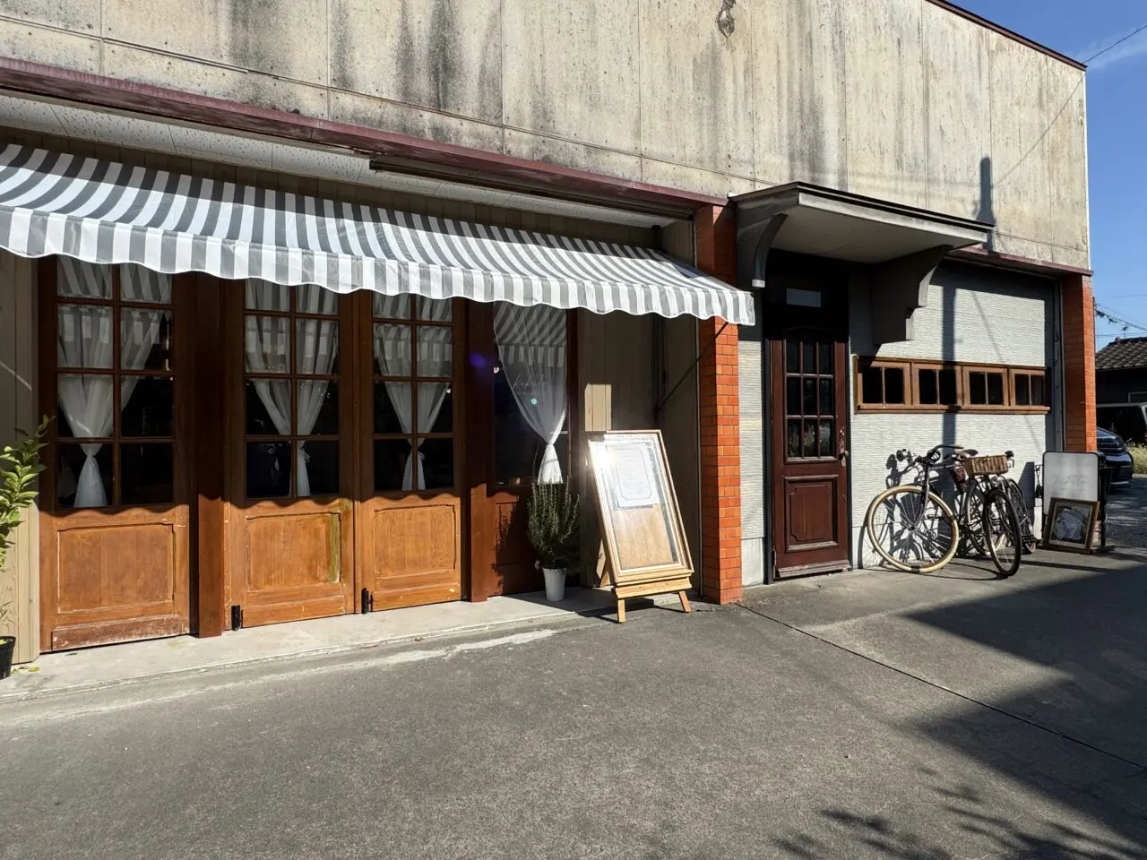 幸手にオープンしたカフェレストランkikitteききての外観