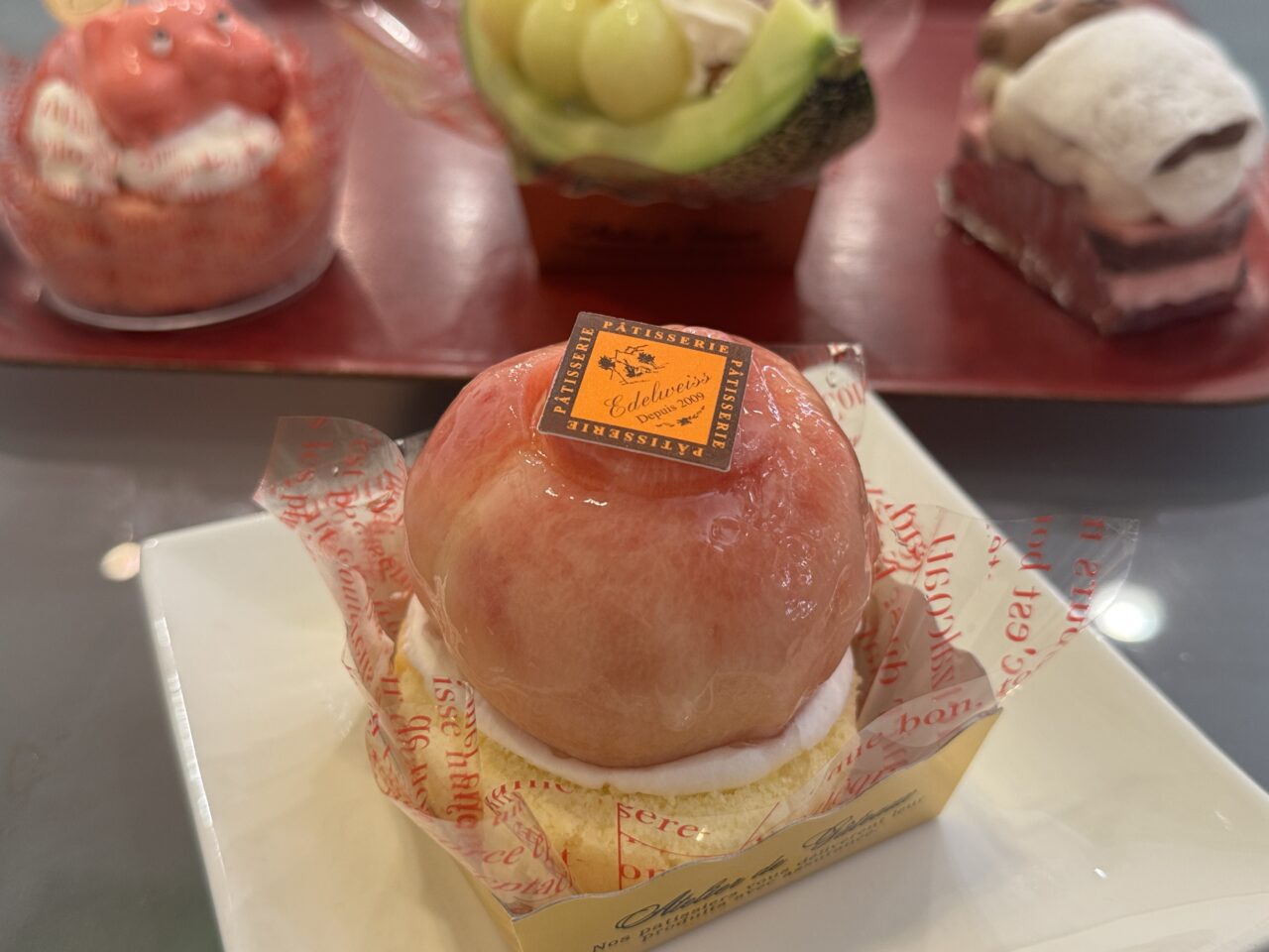 久喜市鷲宮のケーキ屋エーデルワイスの桃ケーキ