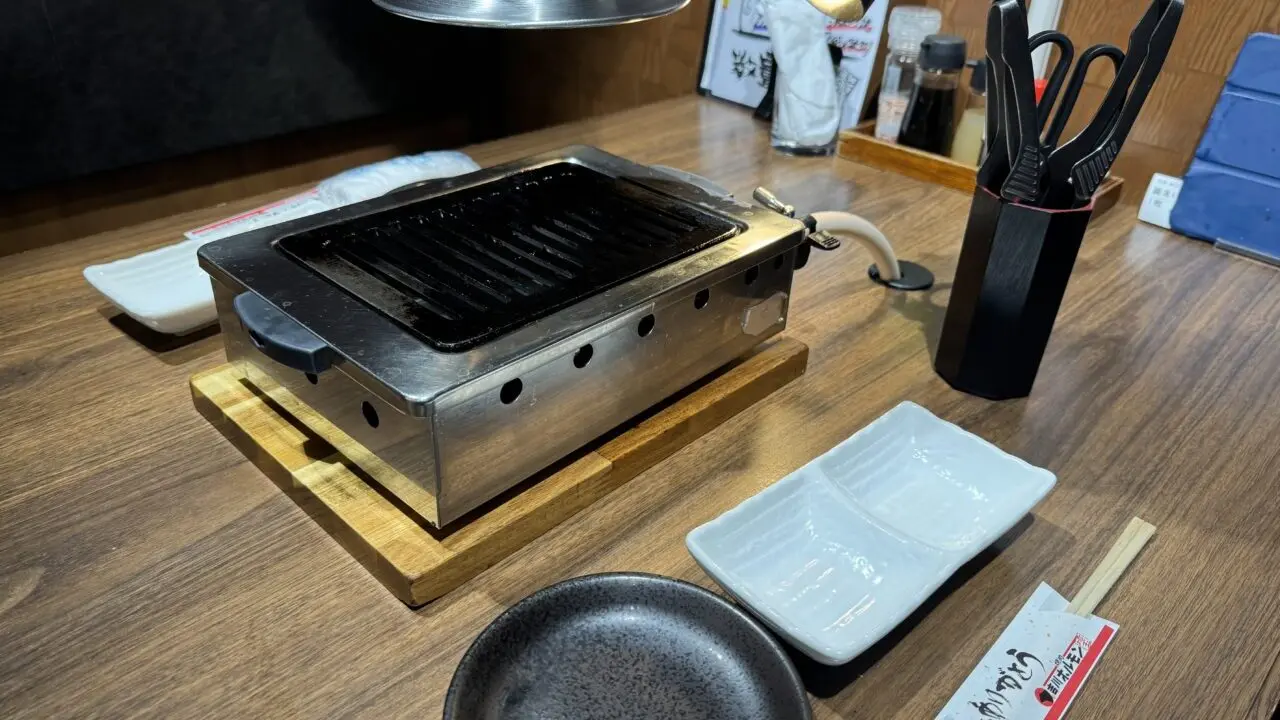 久喜市西口の焼肉・吉川ホルモンの店内