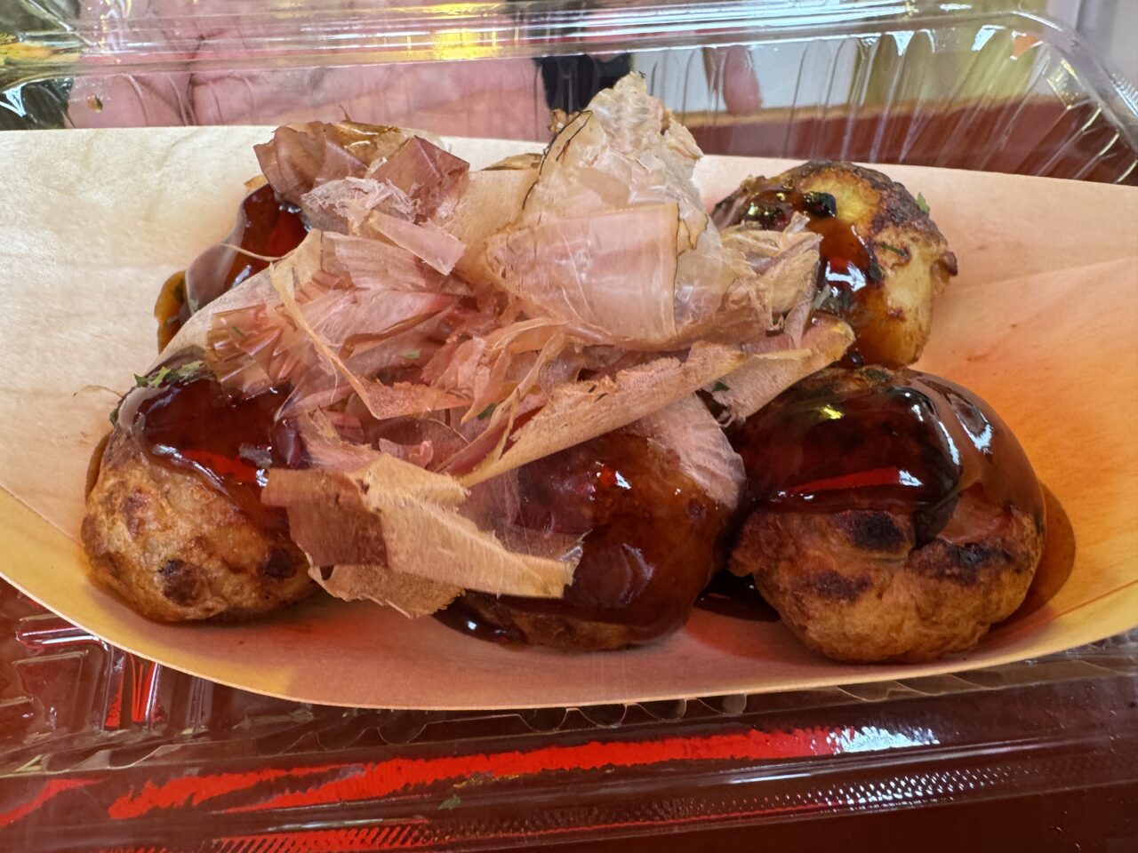 久喜駅西口ロータリーのたこ焼きたい焼きの一福