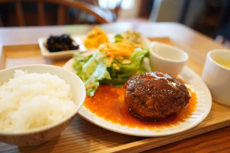 カフェこんね