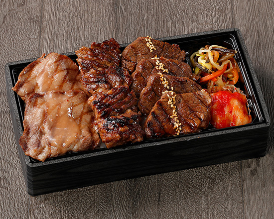 ※定食メニューは「スープ+キムチ+牛すじ煮+ごはん+ミニ冷麺またはミニカレー」付き