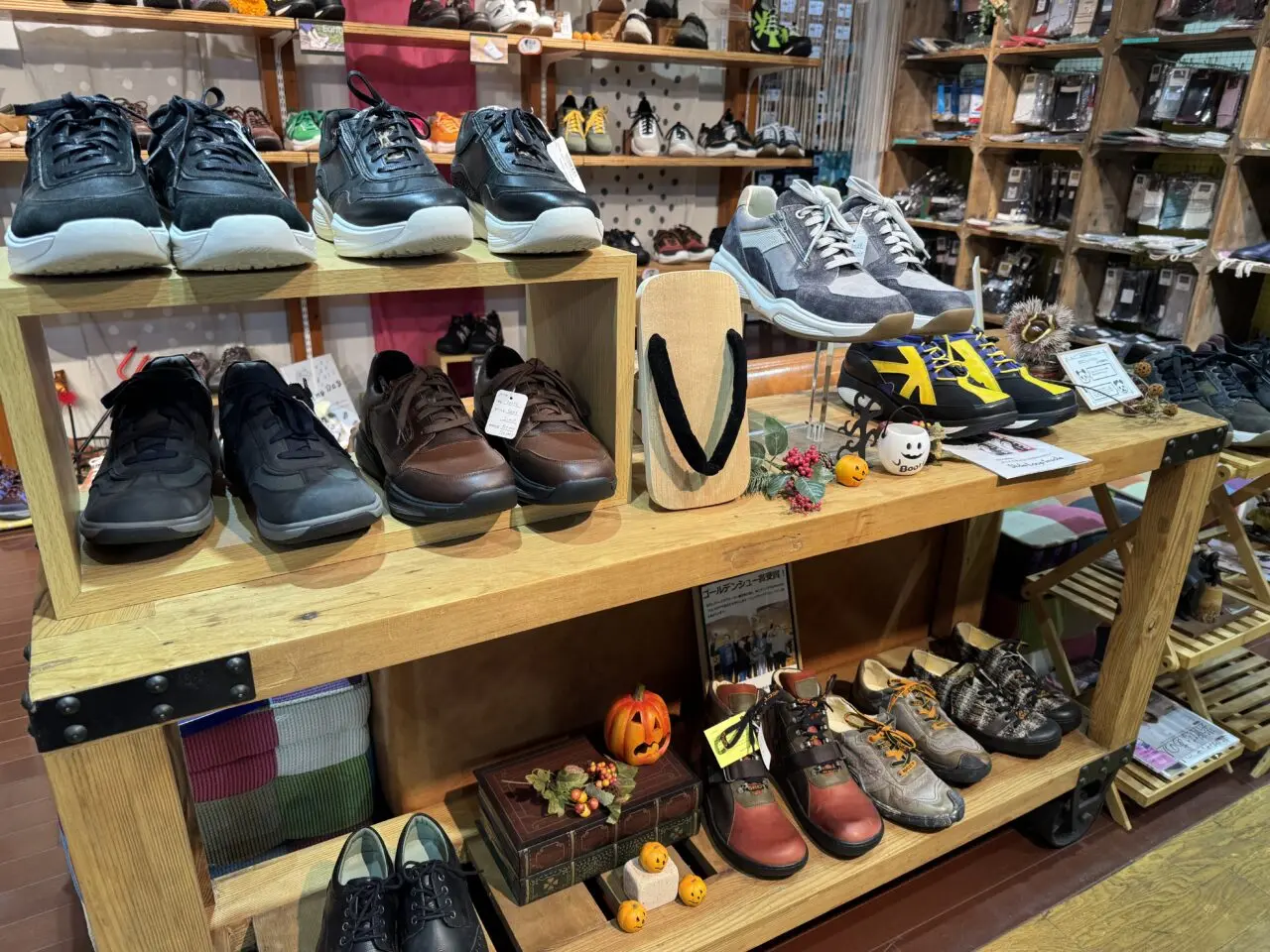 久喜の靴シェーネは障害のある人やハンデのある人、リウマチで脚長差がある人などの靴をオーダーメイドや加工をしてくれます