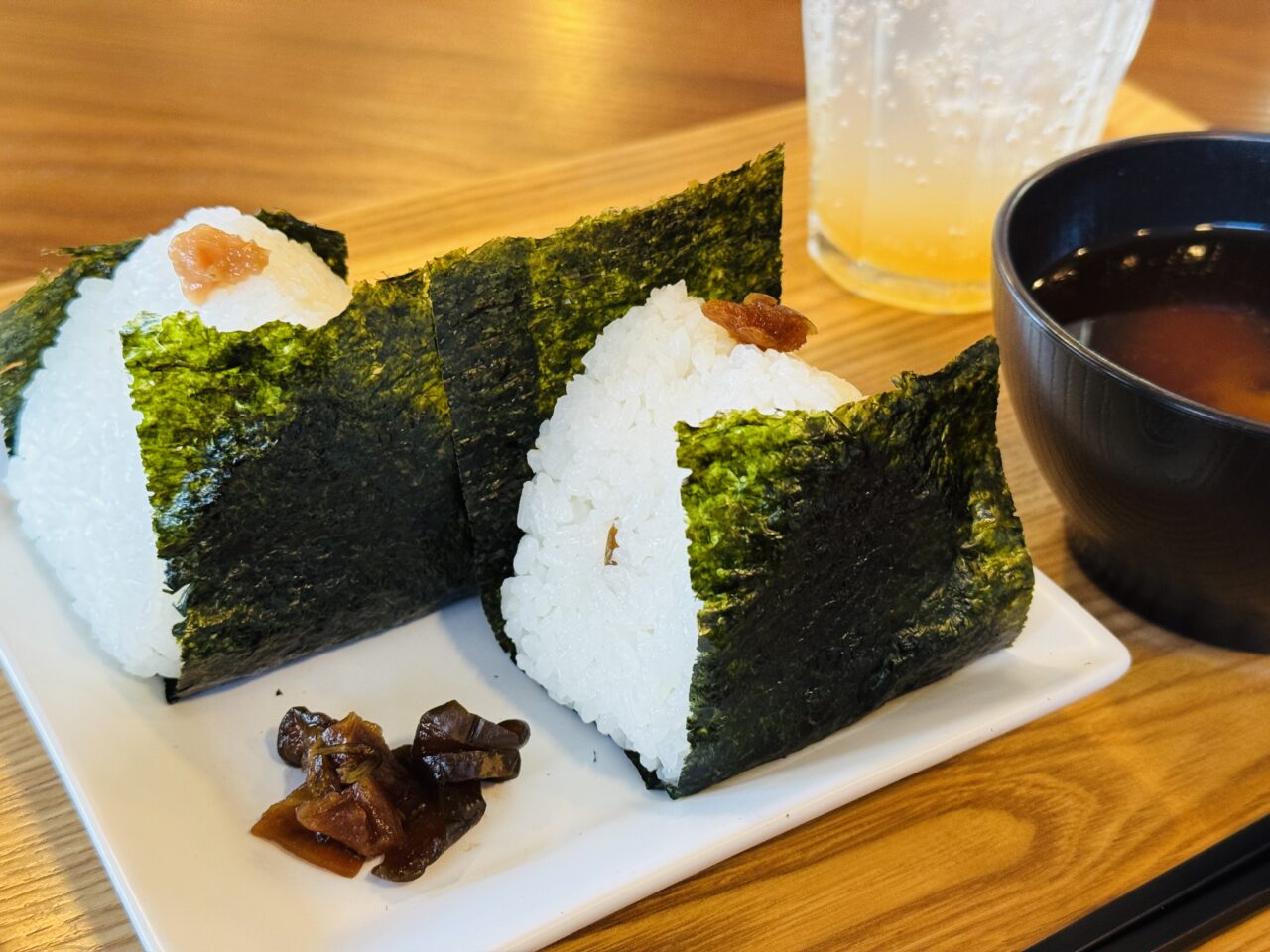 幸手駅にあるカレーが美味しいデイズカフェではケーキおにぎりも楽しめる