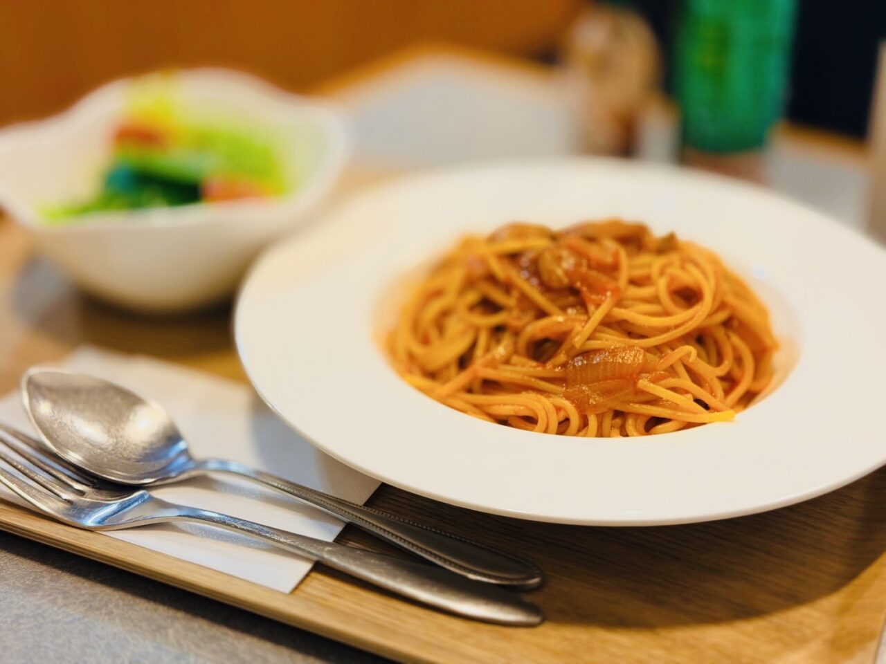 幸手駅にあるカレーが美味しいデイズカフェではケーキも楽しめる