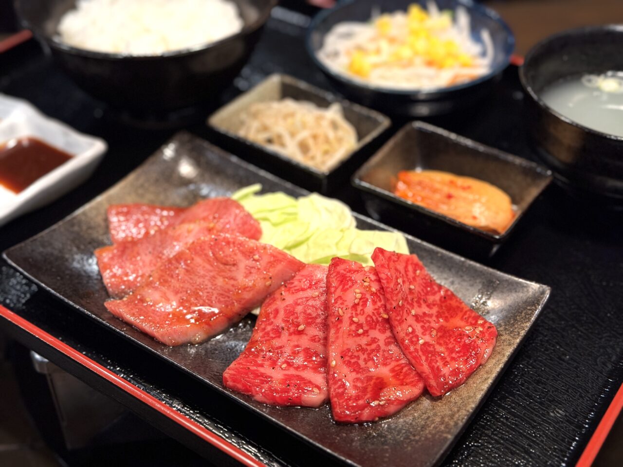 久喜市にある山形牛が楽しめる焼肉将軍の特上カルビ＆ロースランチ