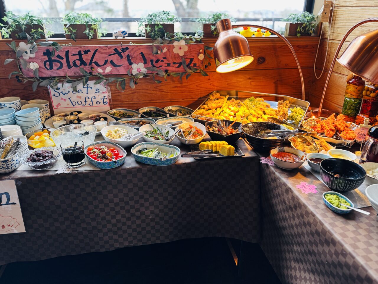 久喜市栗橋にあるおばんざいビュッフェ天ぷらからあげ食べ放題の桜樹おうじゅ