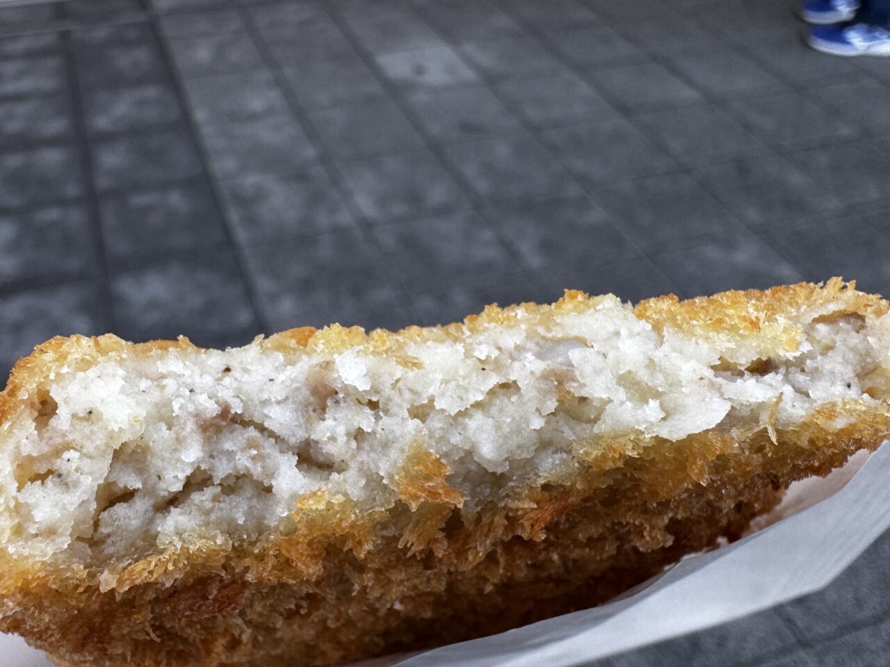 一般道からでも買い物できる菖蒲P Aのチャーシューコロッケ