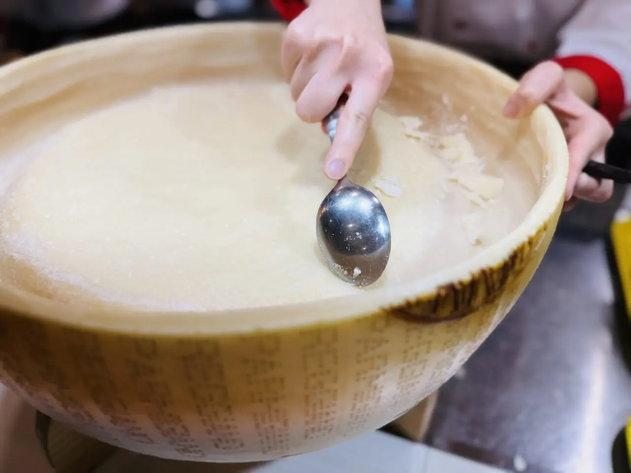 モラージュ菖蒲にオープンする土鍋生パスタのパルメナーラ