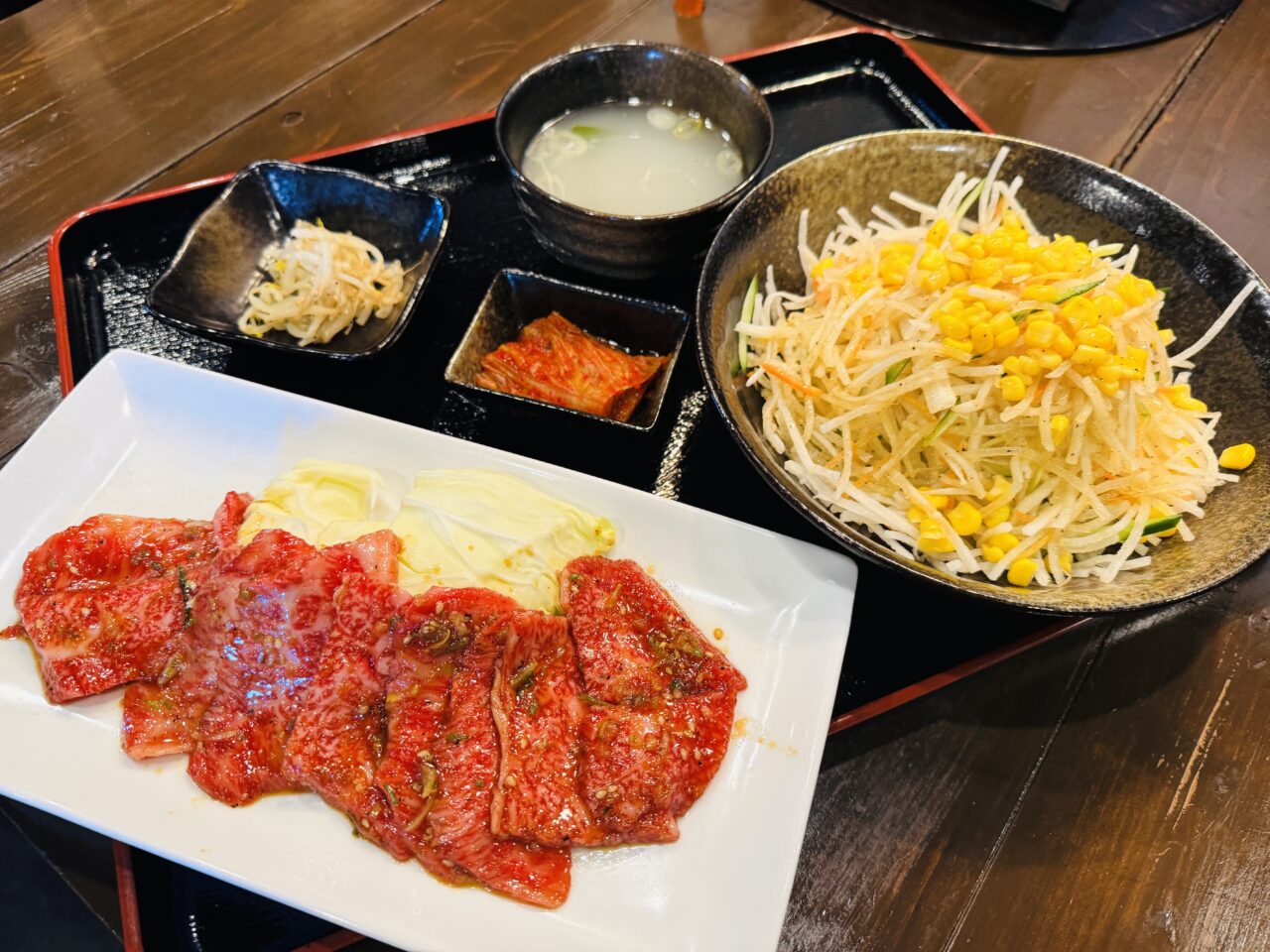 久喜市にある山形牛が楽しめる焼肉将軍の特上カルビ＆ロースランチ